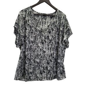 Sioni💜 Black and White V-Neck Flutter Sleeve Size 1X